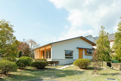 伊吹山の稜線を望み集い語らう平屋＠岐阜県不破郡 | 店舗・施設設計