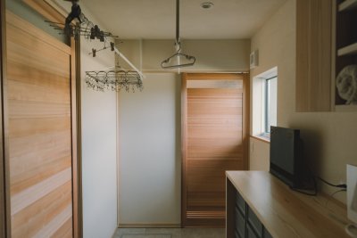 花粉の季節も快適に。洗濯のストレスを減らす「室内干し」とリノベーションの工夫 | スタッフ　ブログ